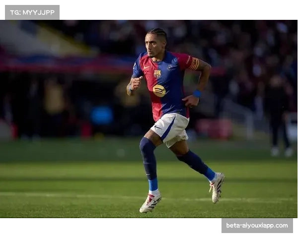 拉菲尼亚大腿肌肉拉伤退出 巴萨边锋在巴西伤病潮中的缺席影响分析